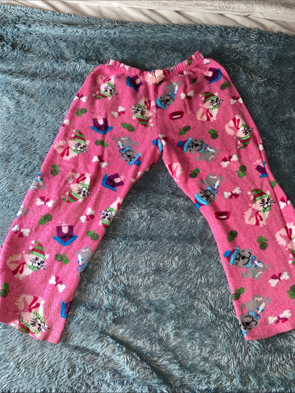 Faded Glory Bright Pink Fleece Pajama Bottoms with Holiday Character Print